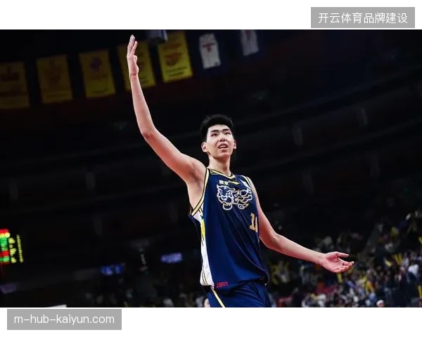 徐昕与焦泊乔离队后数据爆发，杜锋对年轻内线的使用策略引发外界热议